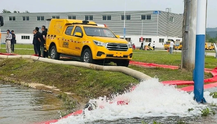 聚焦“大安全大应急”，徐工参加防汛抢险实战演练