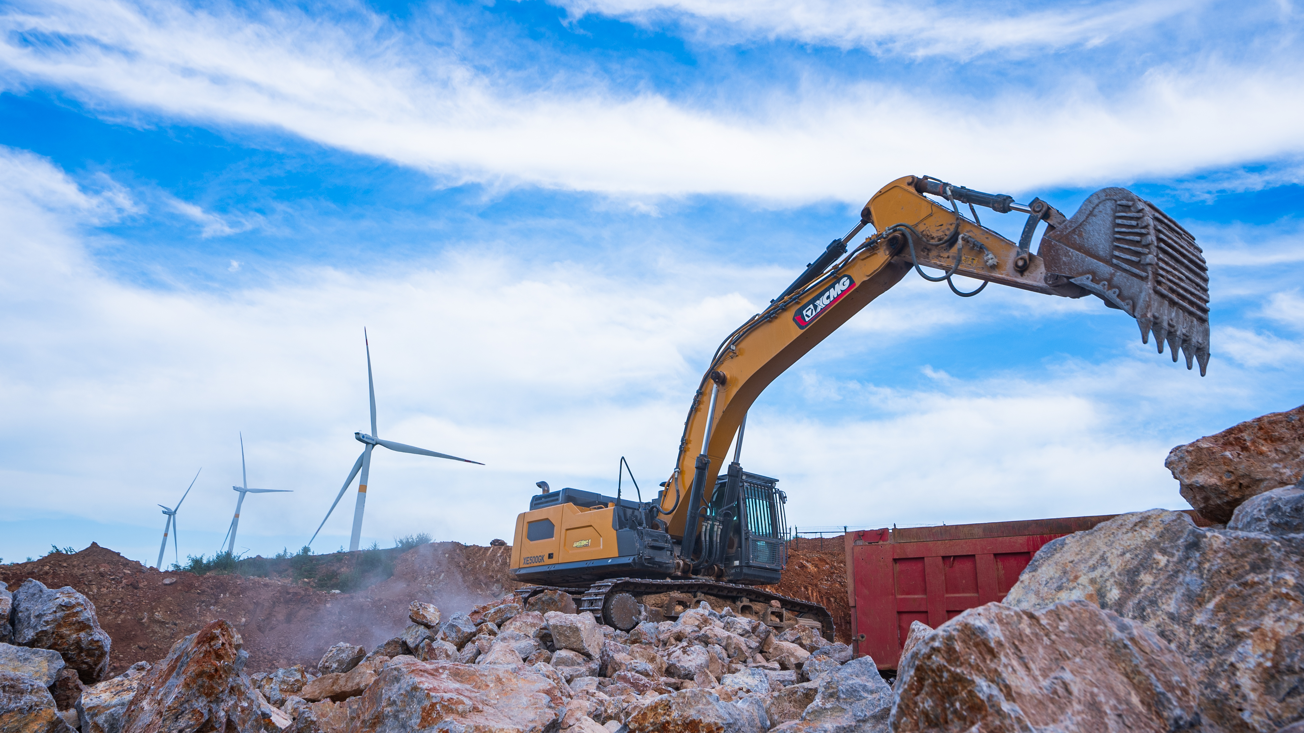 “掘金巨无霸”徐工XE500GK宜城石料开采，让高效成就财富