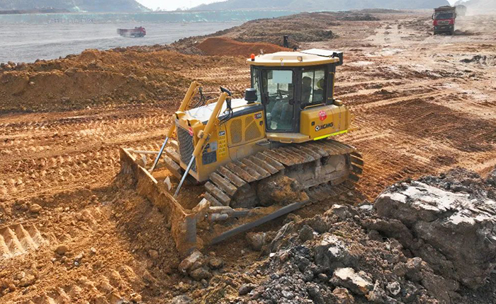 徐工推土机助力新中国建设的第一条运河