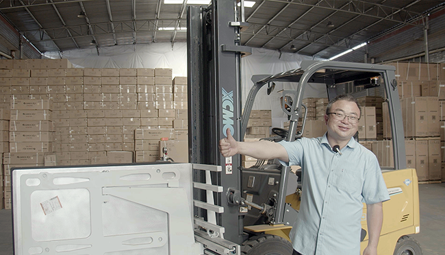 【客户证言】“下一台电动叉车，还选徐工鲲鹏！”